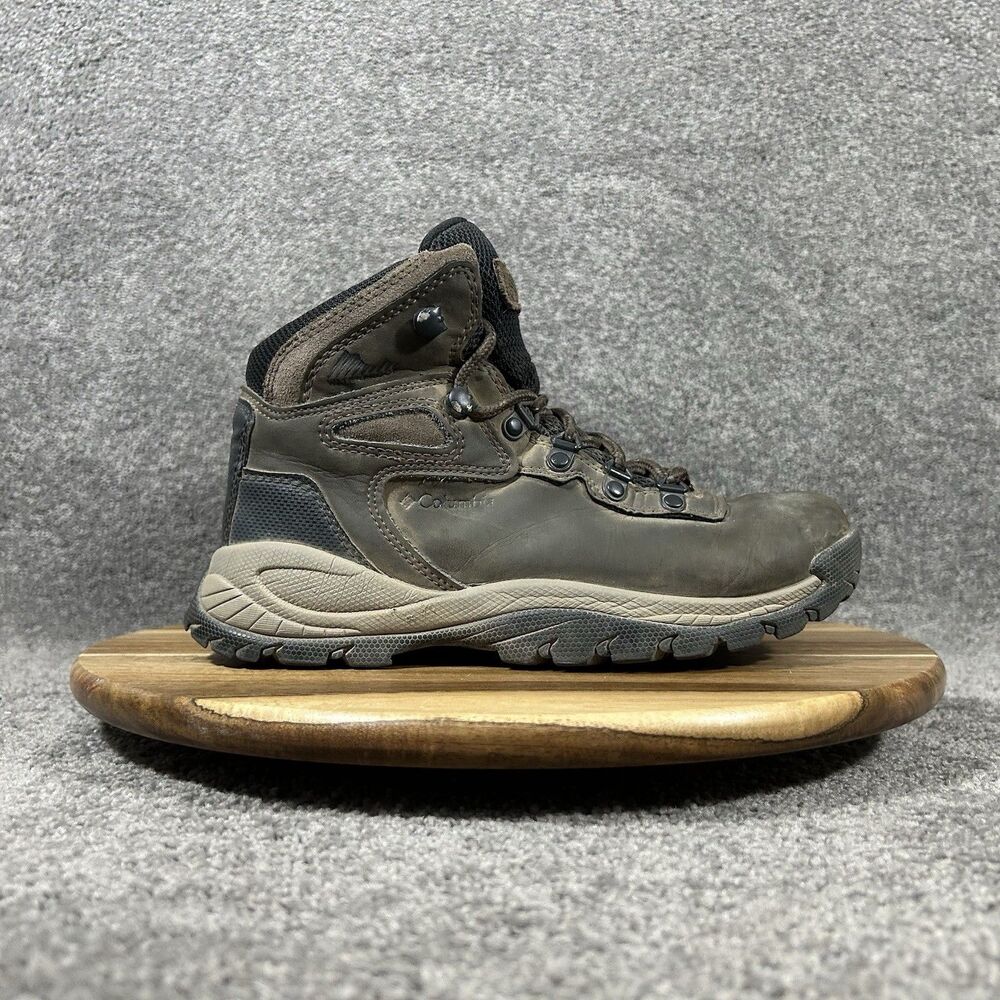 Columbia Newton Ridge Plus Women’s Size 6 Brown Omni-Grip Hiking Boots Used